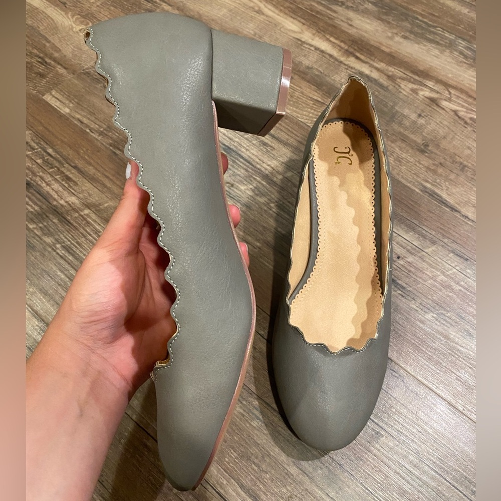JC Journee wavy scalloped edge detail grey block heel - 2 inch - gray pumps
